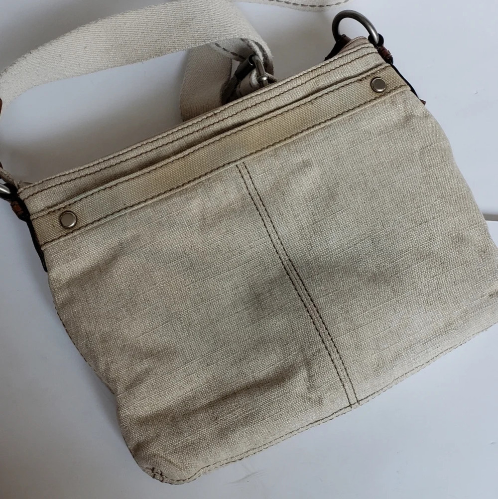 Fossil crossbody Purse. Adjustable straps - Picture 8 of 10